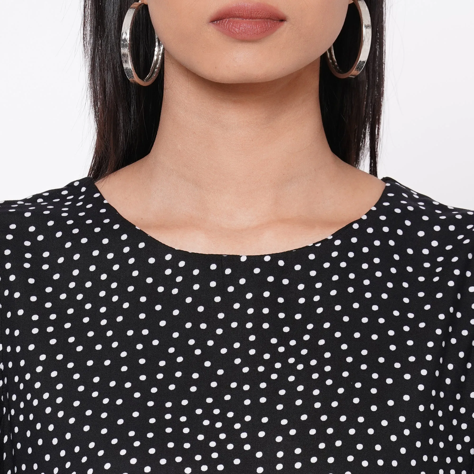 109F Black Polka Dot Top With Short Sleeves