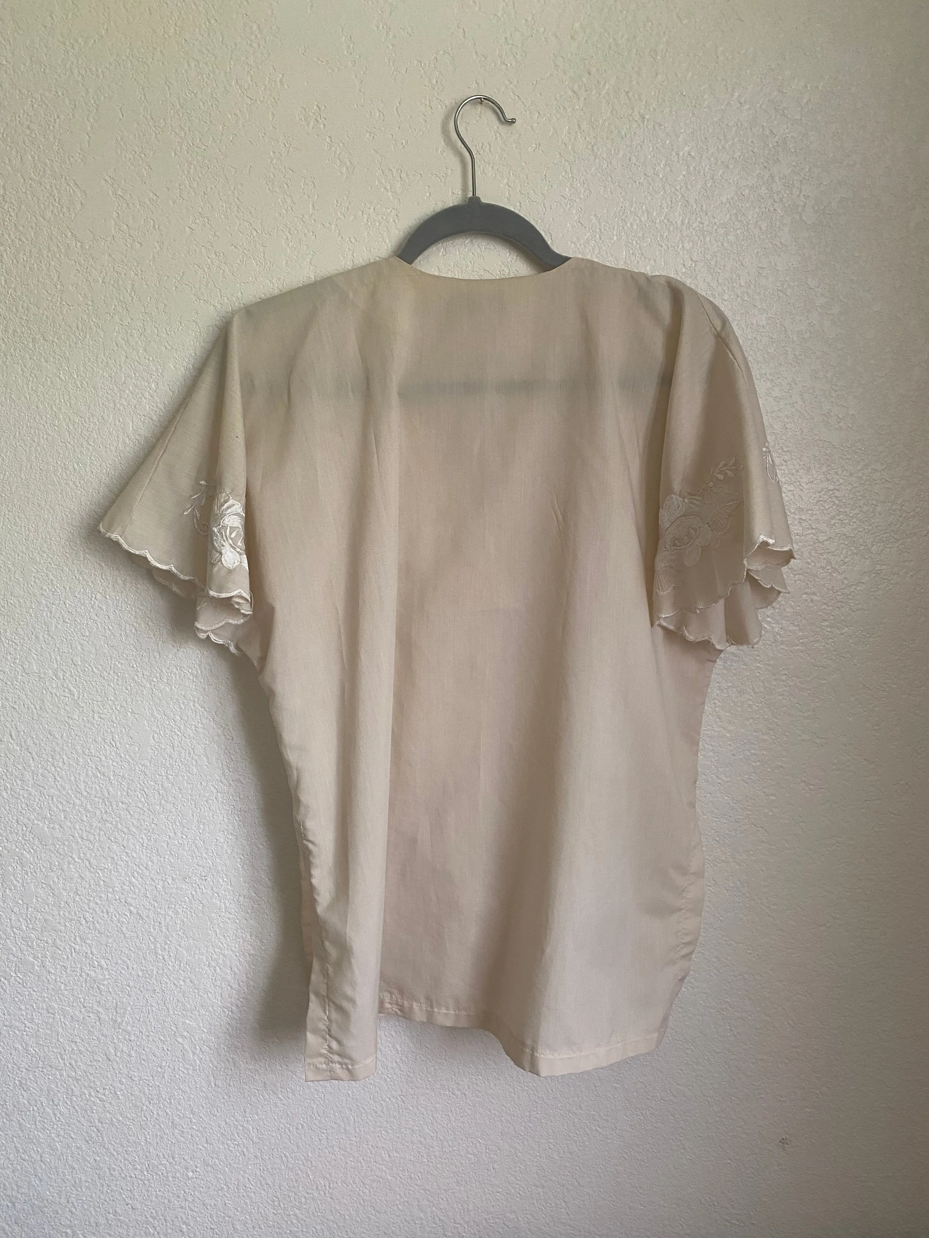 1970s Mexican Floral Embroidered Blouse in Cream