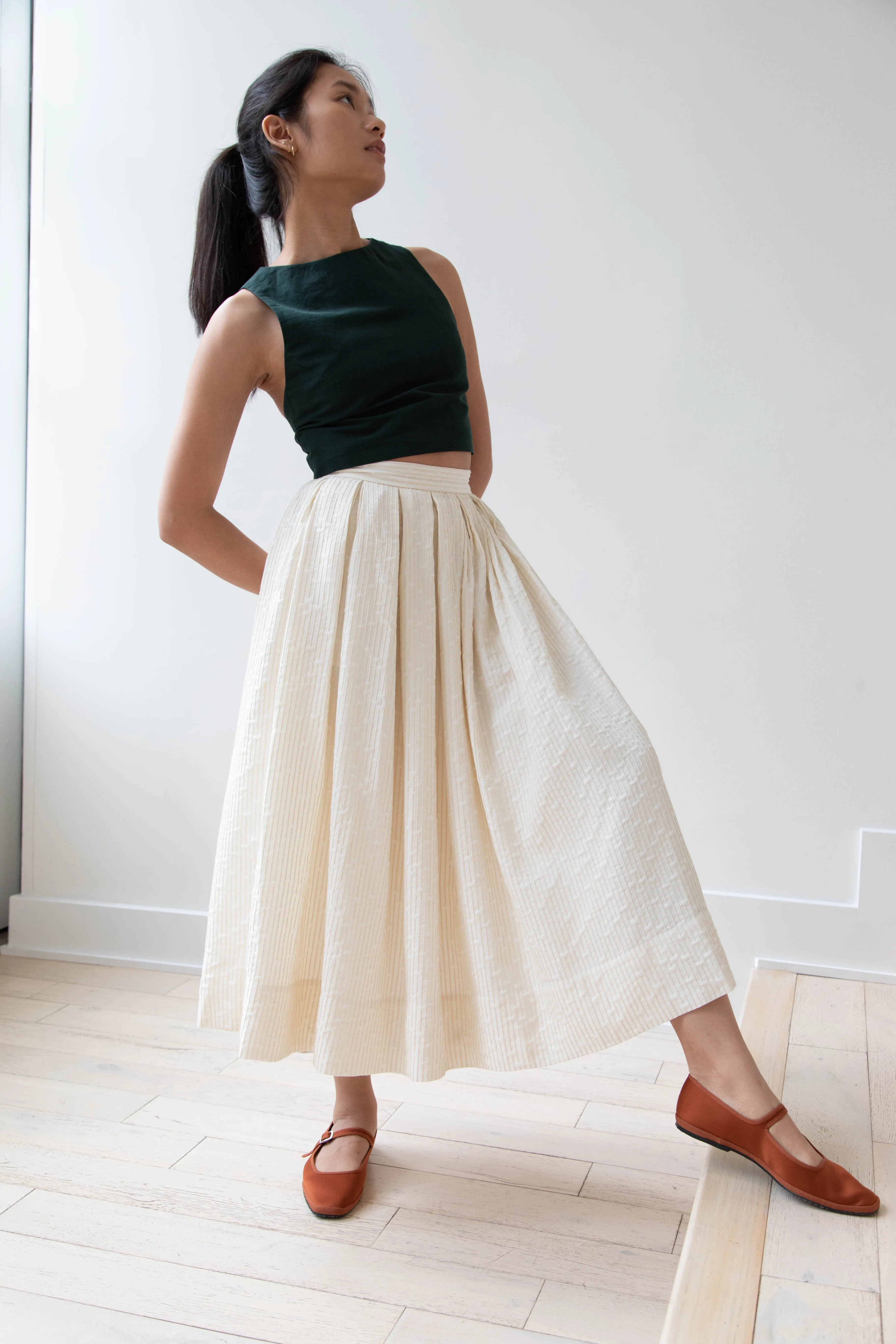 Auralee | Finx Linen Weather Cross Back Tank in Dark Green
