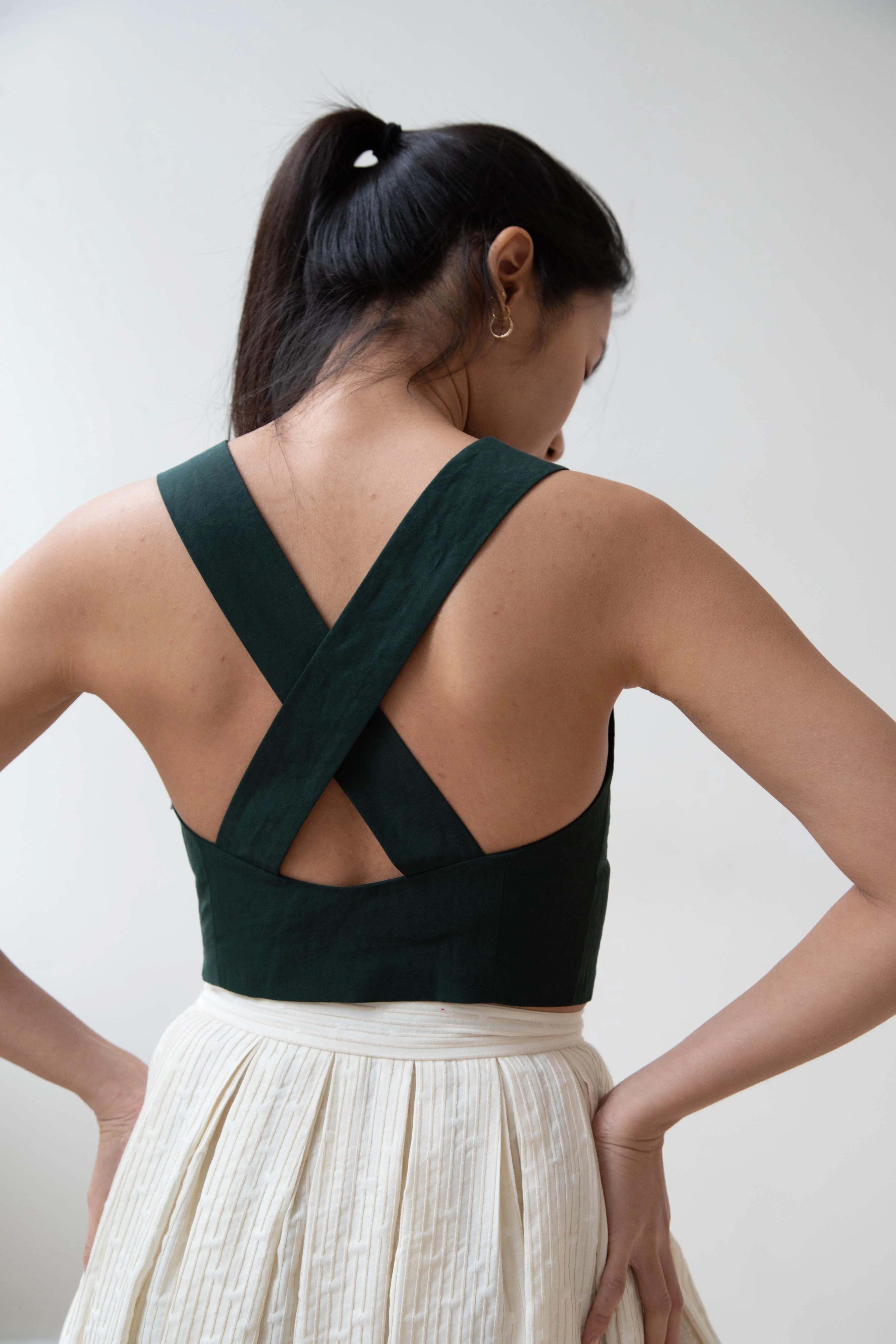 Auralee | Finx Linen Weather Cross Back Tank in Dark Green