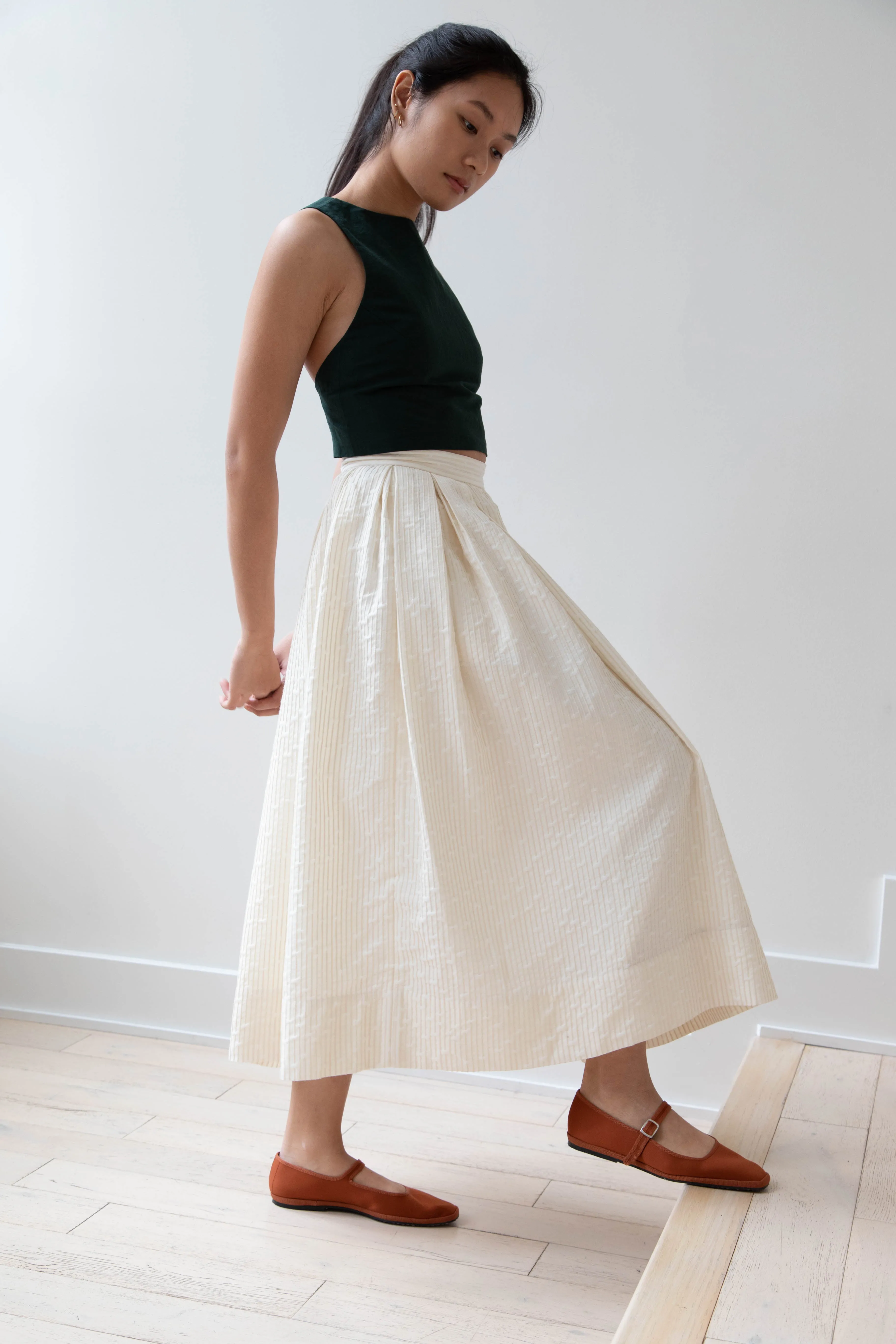 Auralee | Finx Linen Weather Cross Back Tank in Dark Green