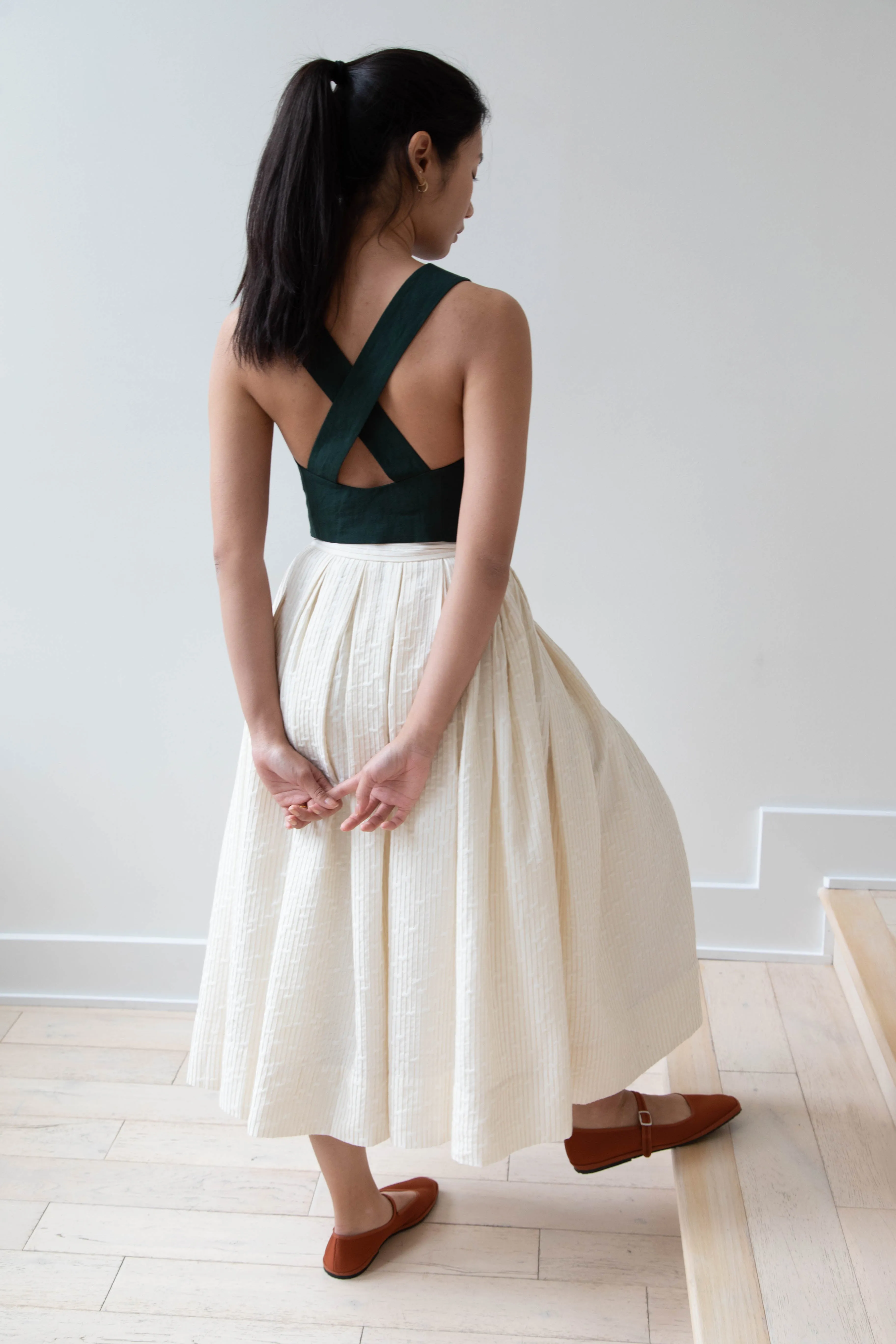 Auralee | Finx Linen Weather Cross Back Tank in Dark Green