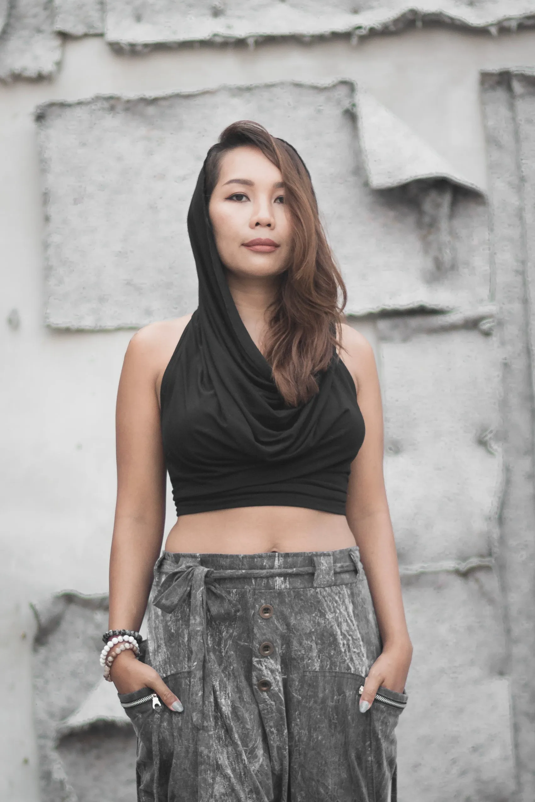 Backless Hood Top Murrala Black