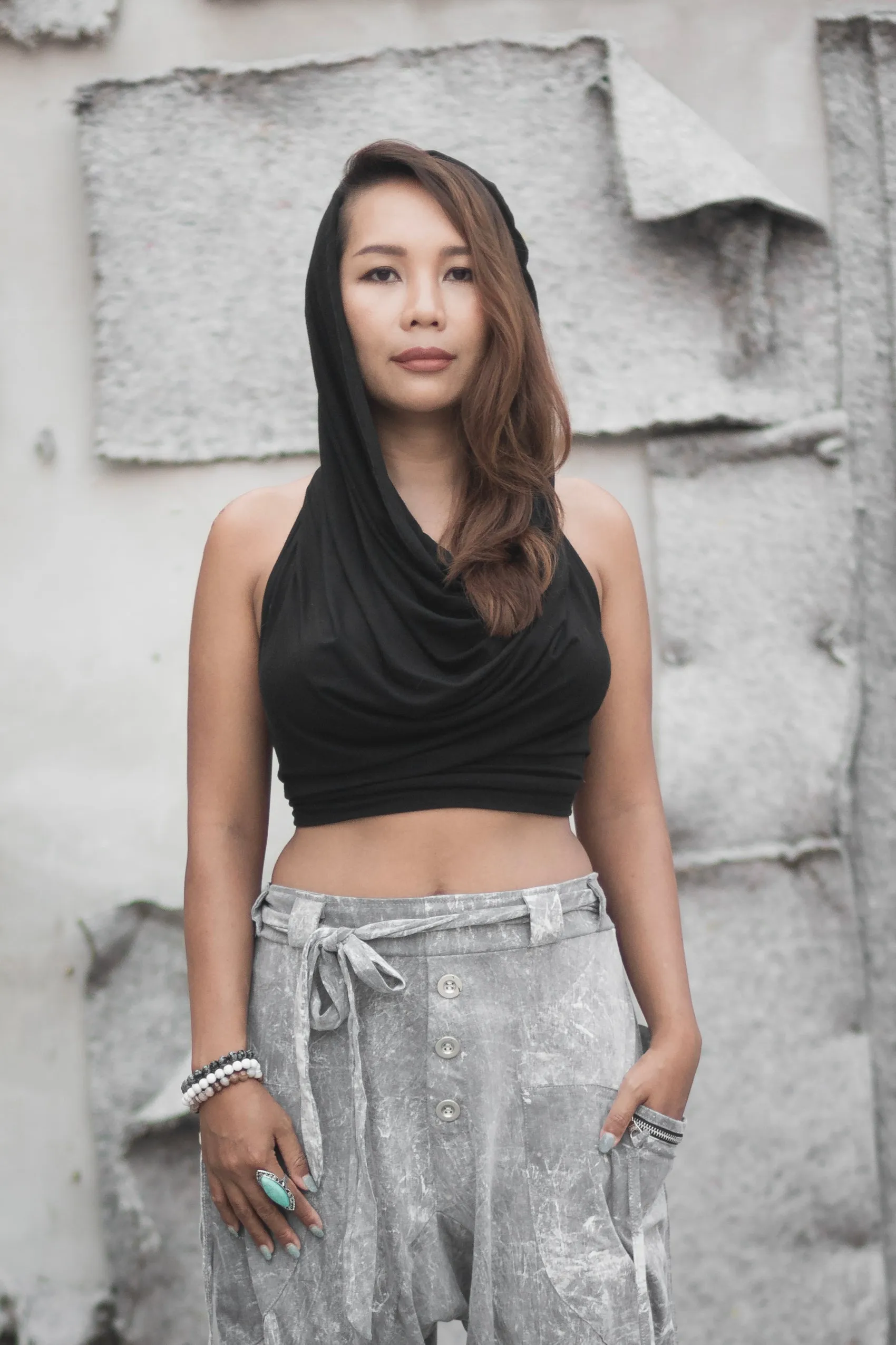 Backless Hood Top Murrala Black