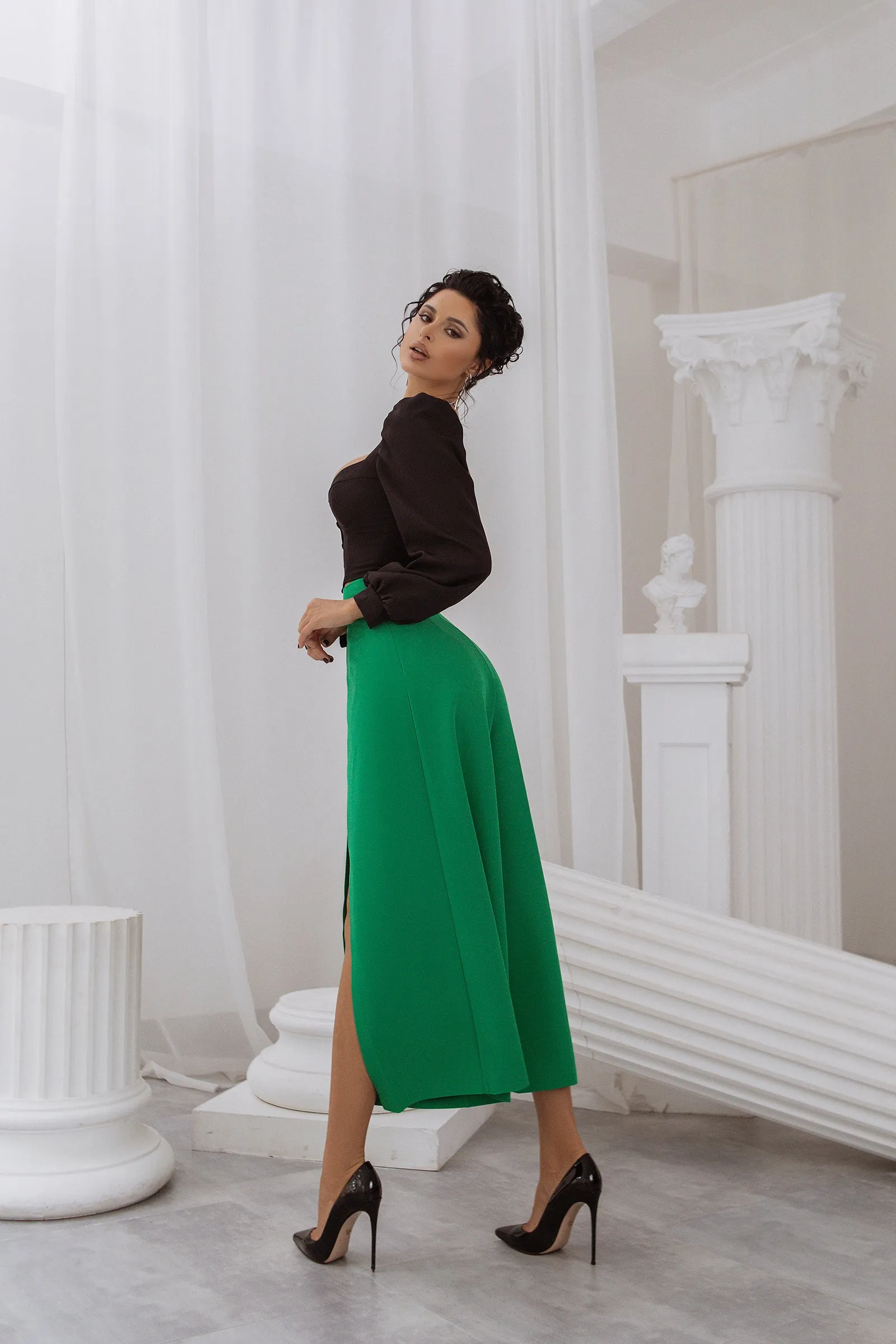 Black Sweetheart Puff-Sleeve Blouse