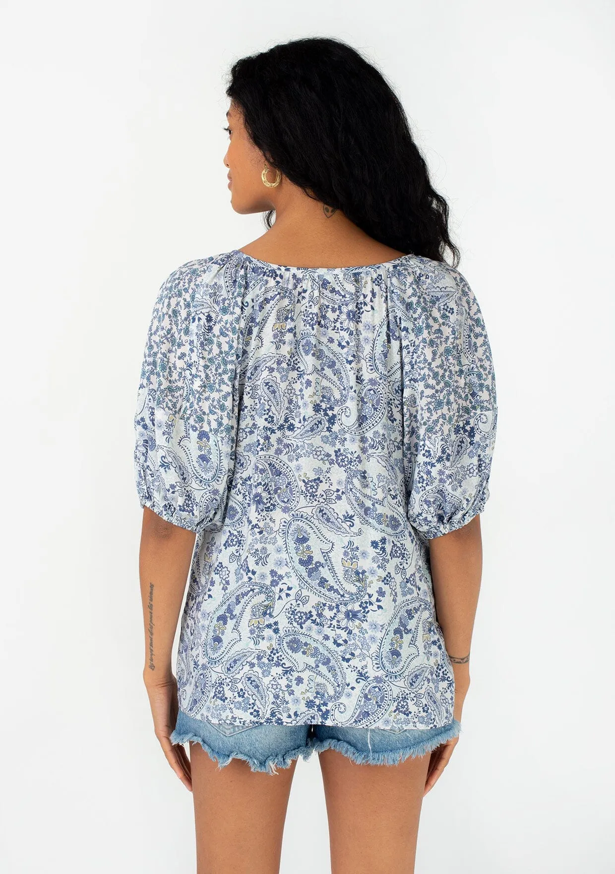BLUE FLORAL PUFF SLEEVE PEASANT TOP
