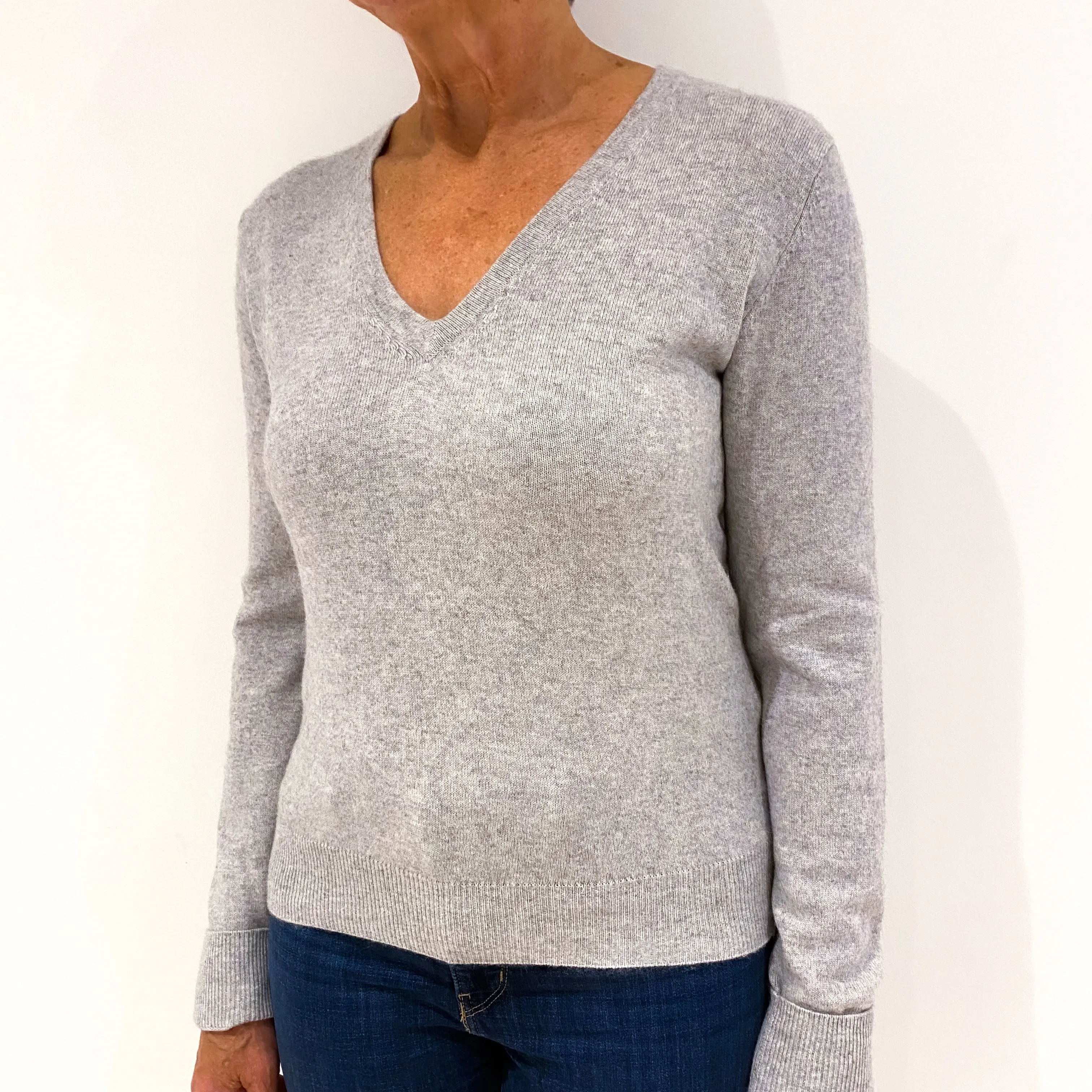 Brand New Scottish Mist Grey Cashmere V-Neck Jumper Medium