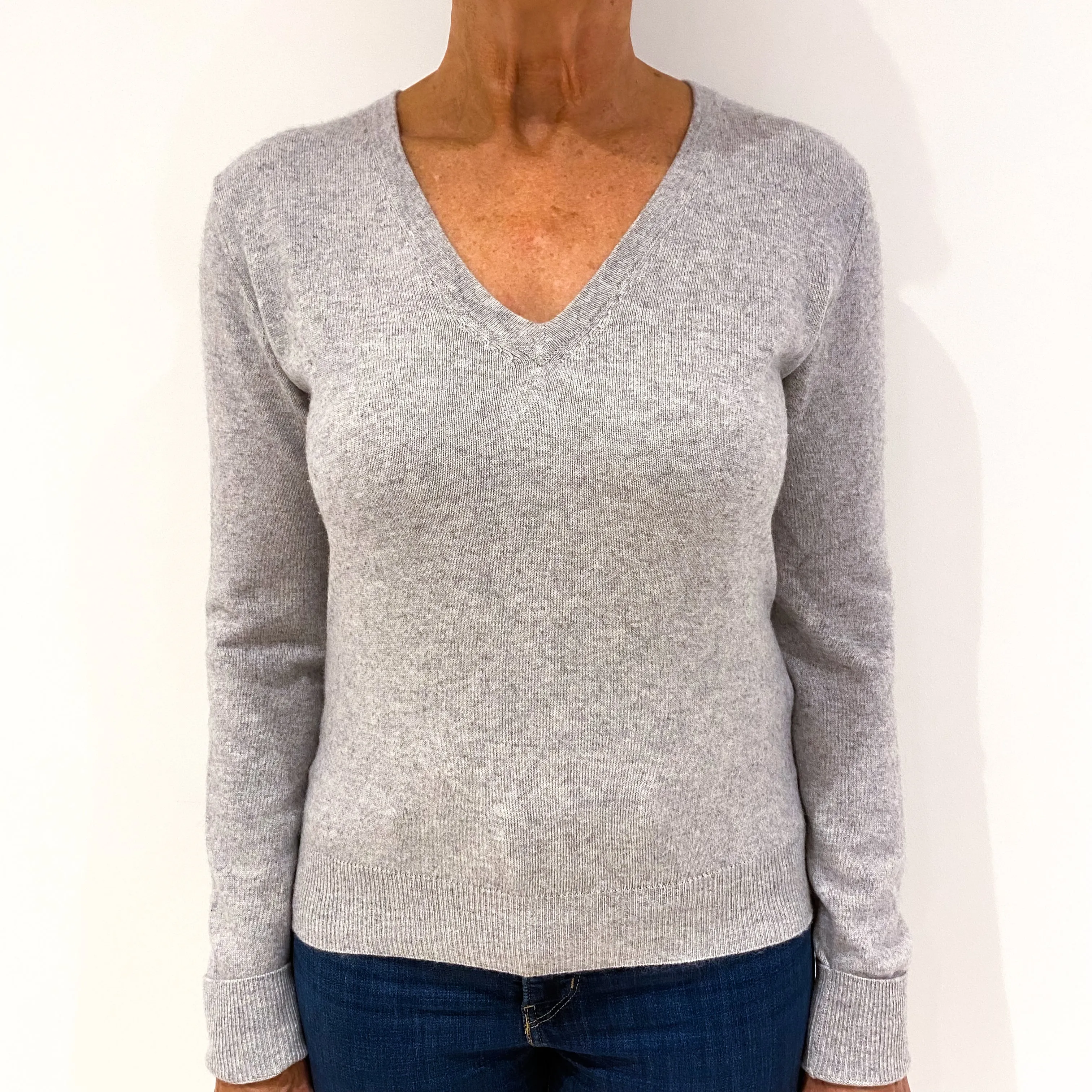 Brand New Scottish Mist Grey Cashmere V-Neck Jumper Medium