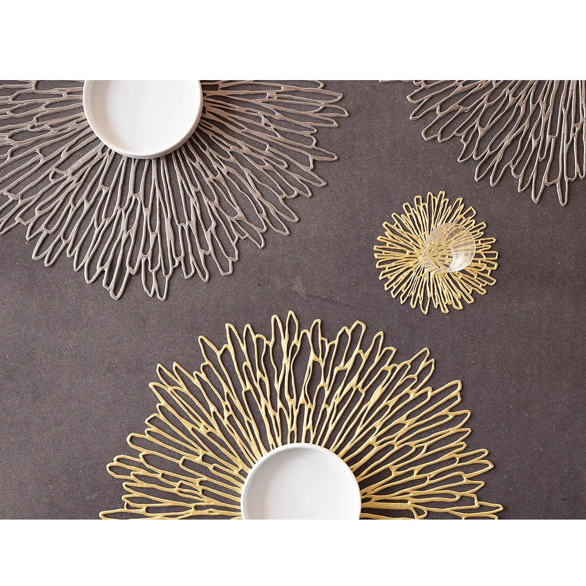 Chilewich Bloom Round Placemat Champagne