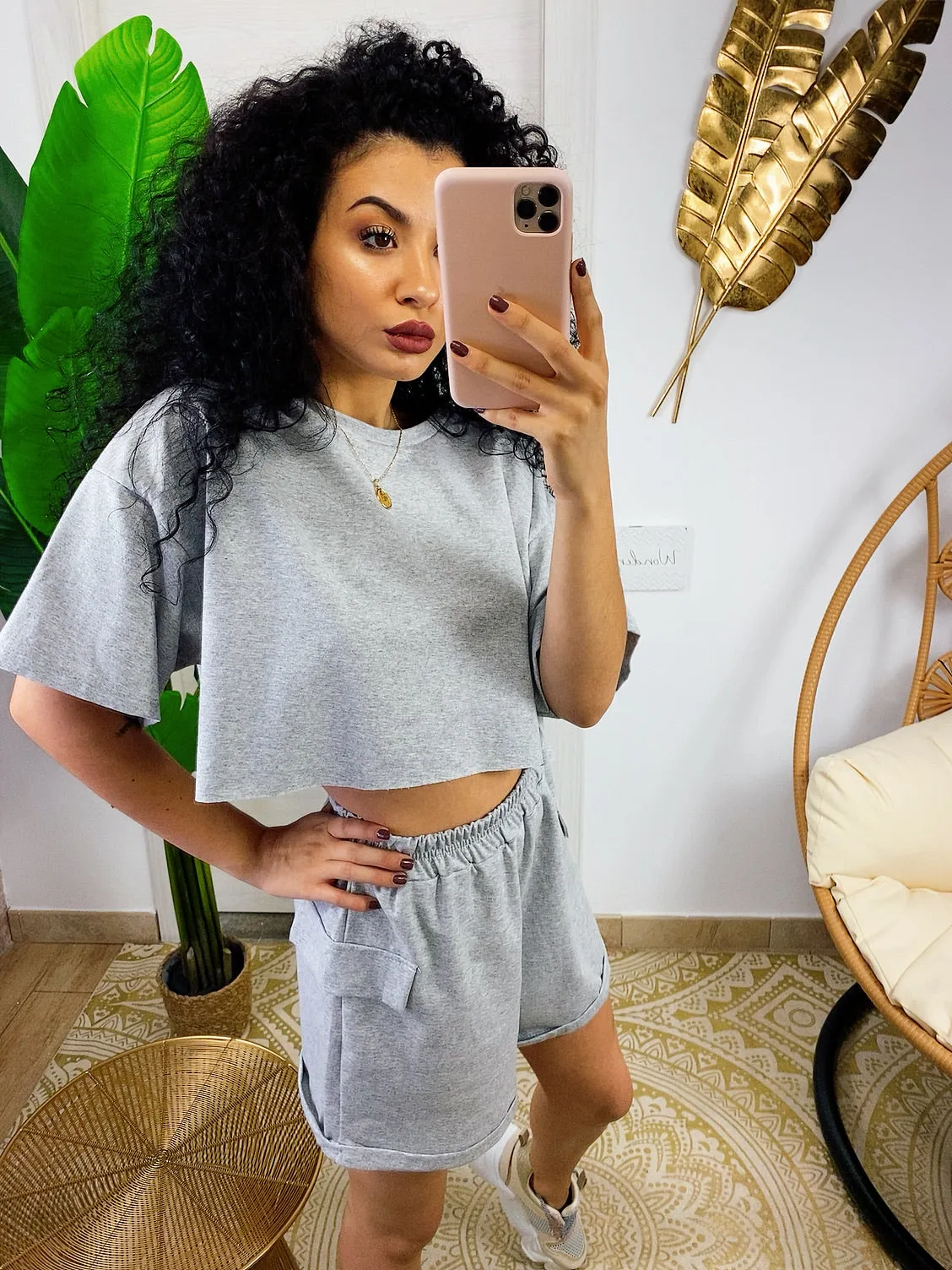 Completo sportivo maglia e short grigio