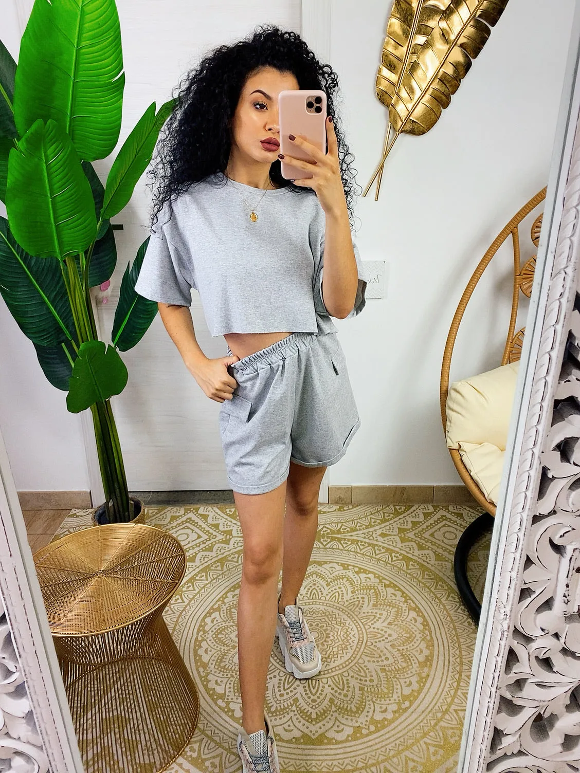 Completo sportivo maglia e short grigio