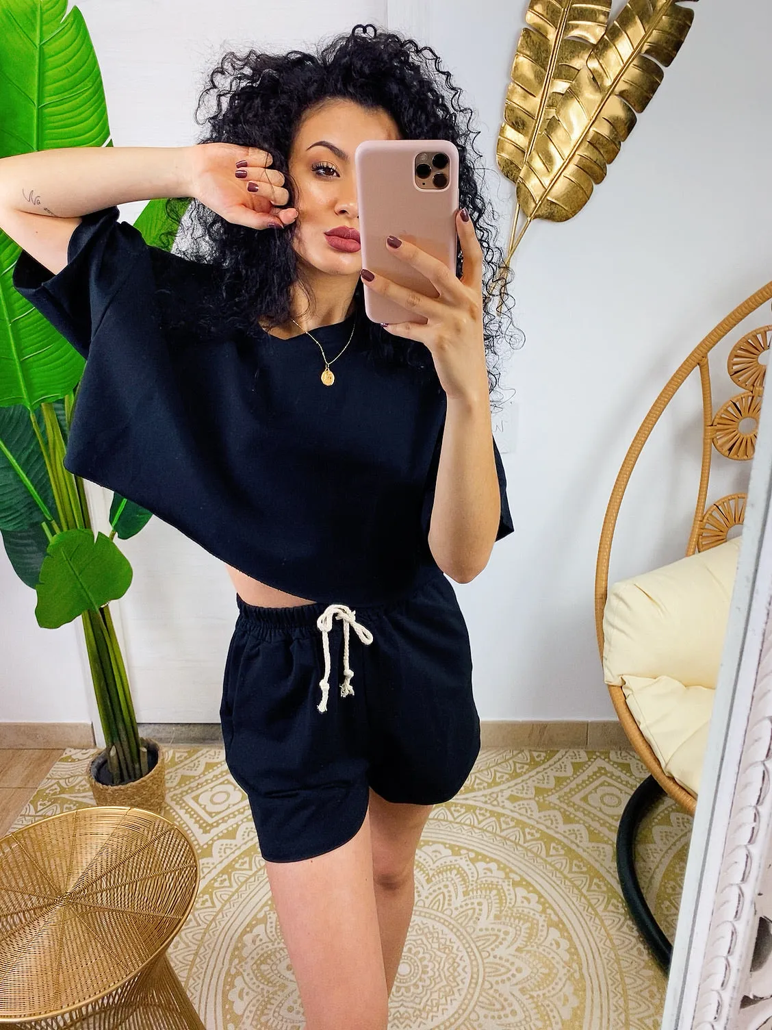 Completo sportivo maglia e short nero