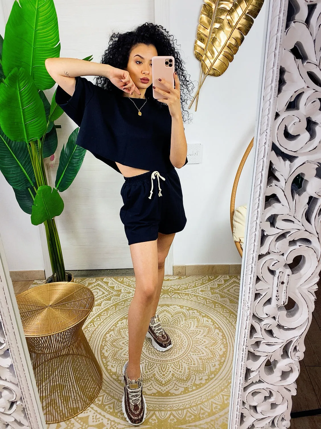 Completo sportivo maglia e short nero