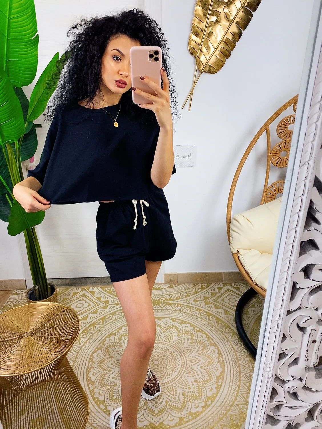 Completo sportivo maglia e short nero