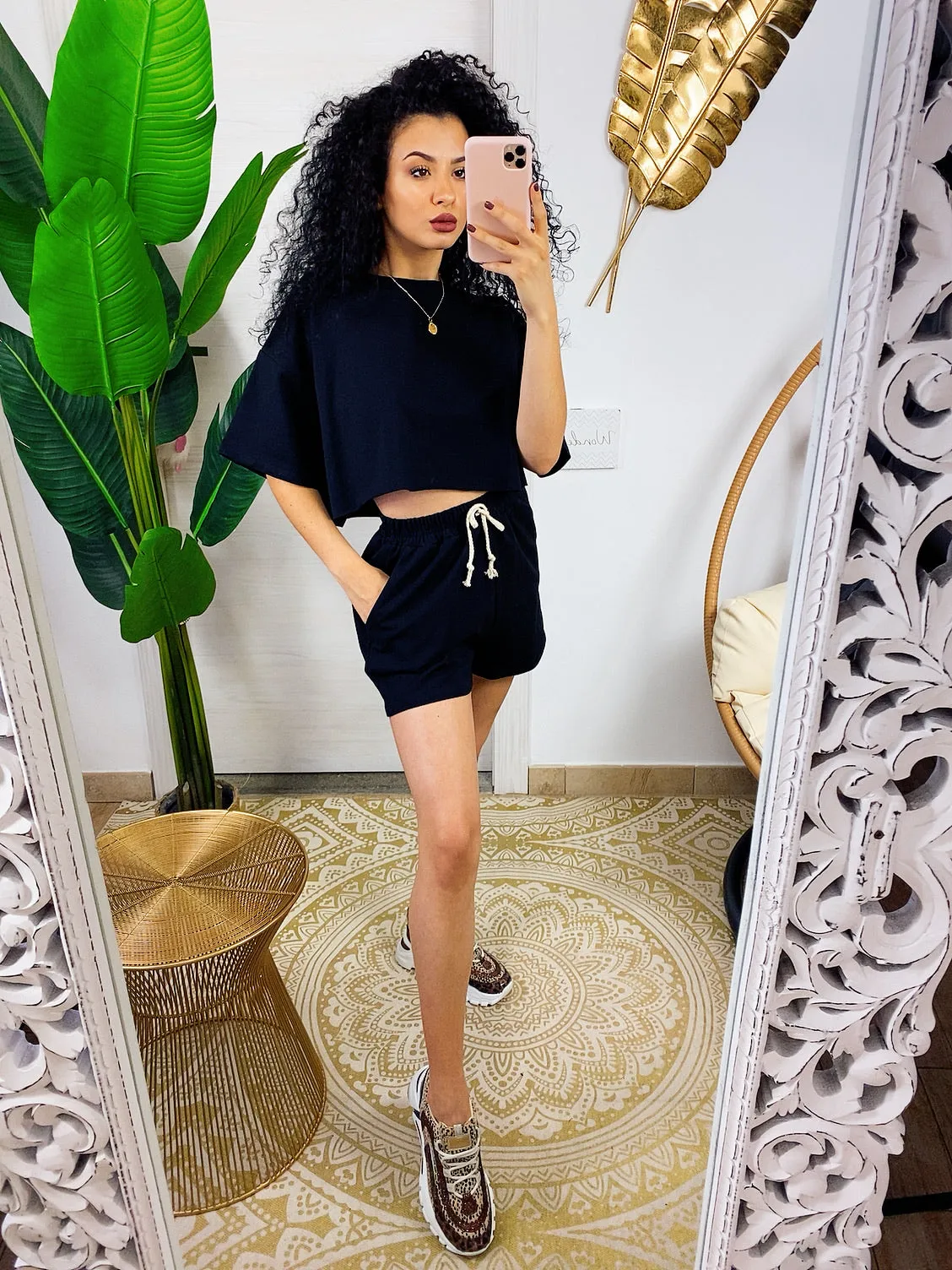 Completo sportivo maglia e short nero