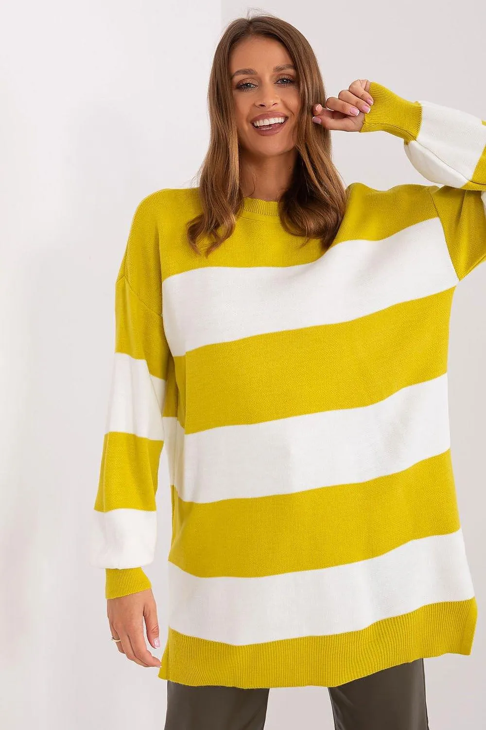 Cozy Chic Striped Acrylic Sweater - A Versatile Wardrobe Staple
