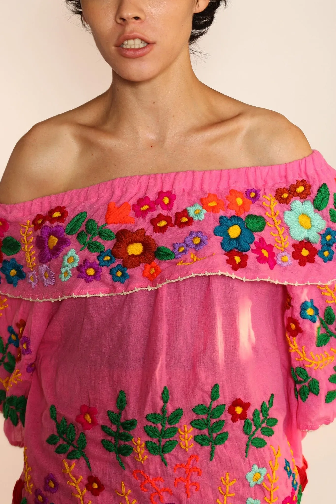 EMBROIDERED TOP SARAH