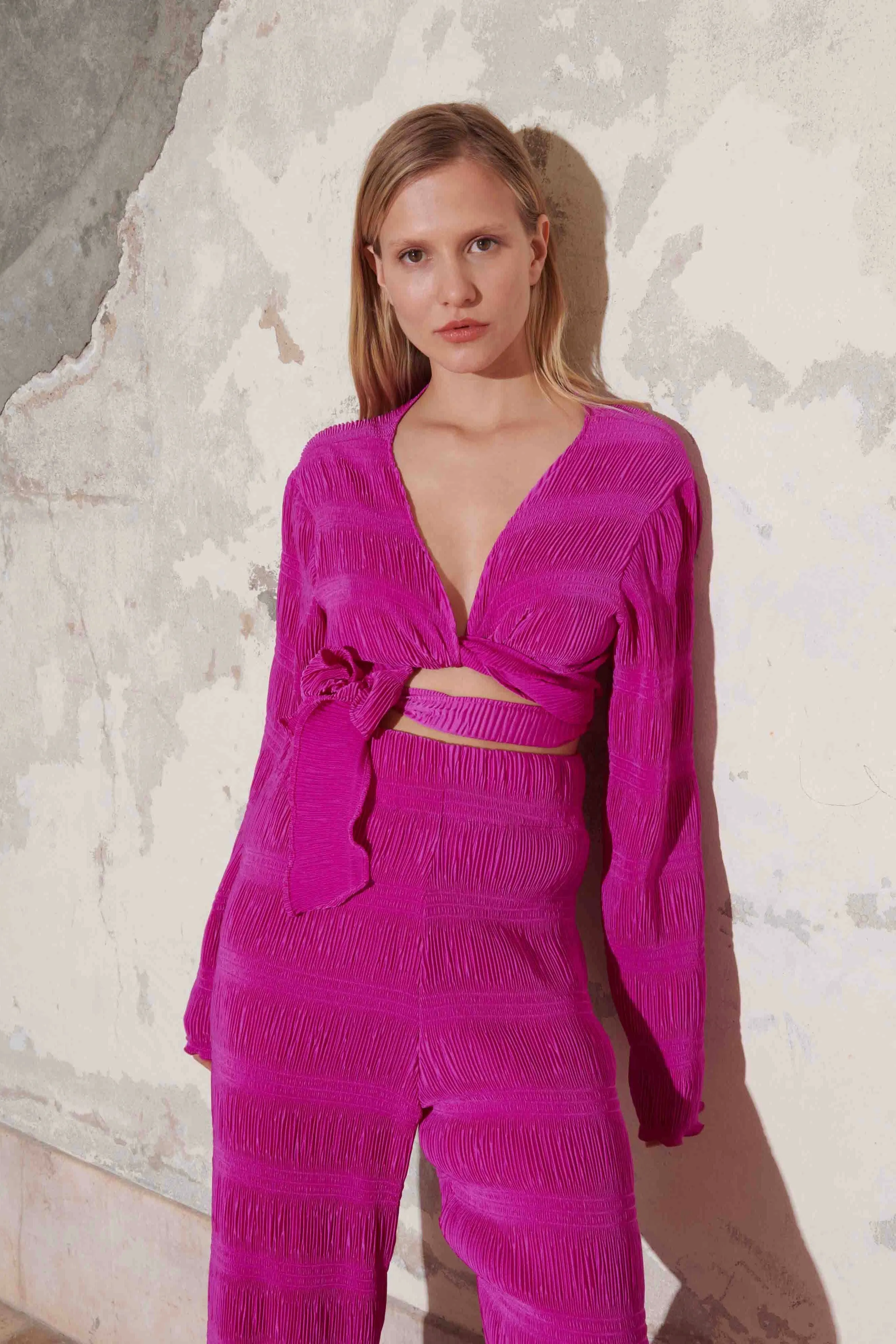 Fete Imperiale - Bonifacio Wrap Blouse: Fuchsia Pleats