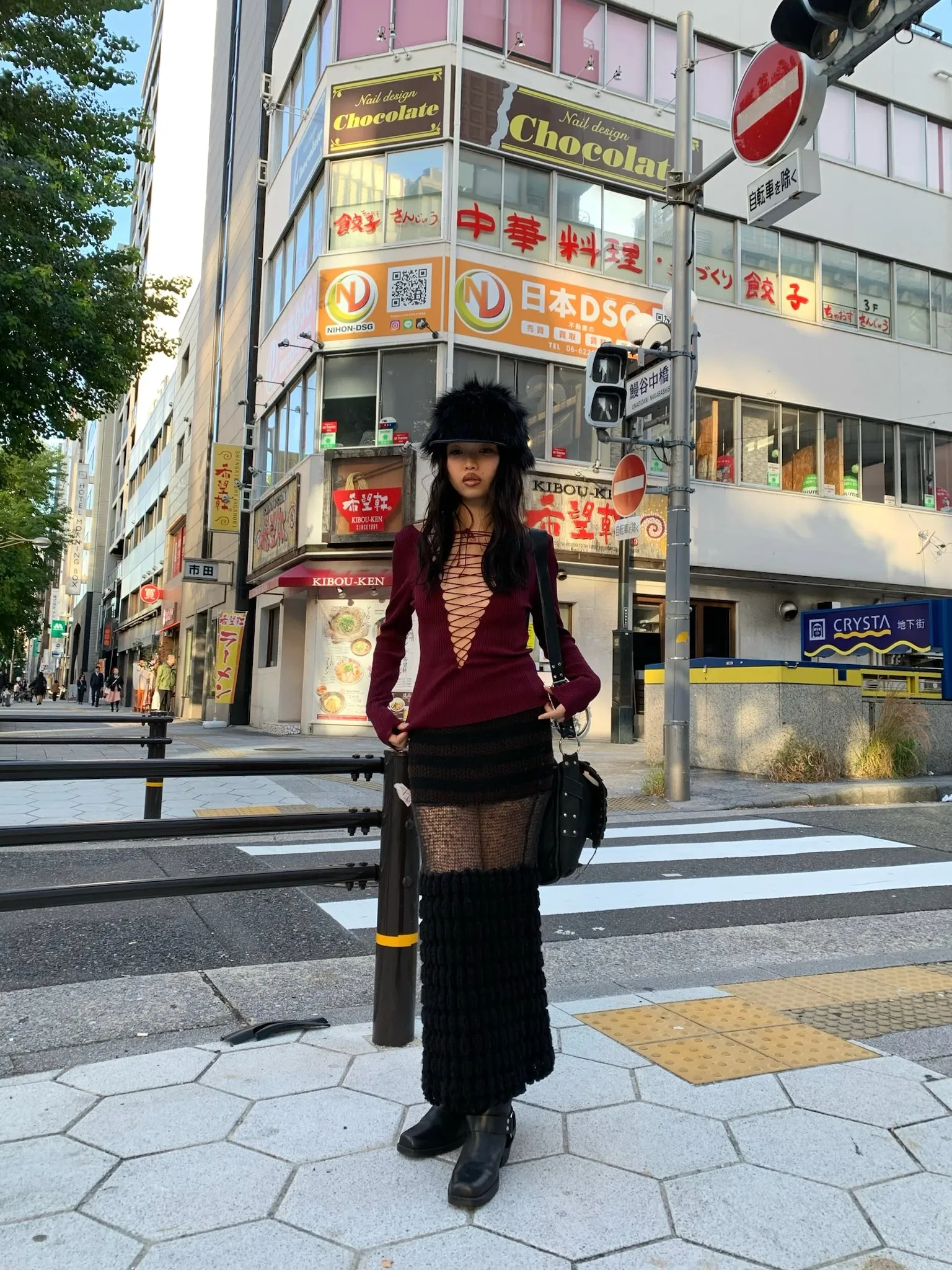 Hottie's autumn/winter sexy insides with lace knit Burgundy slimming top
