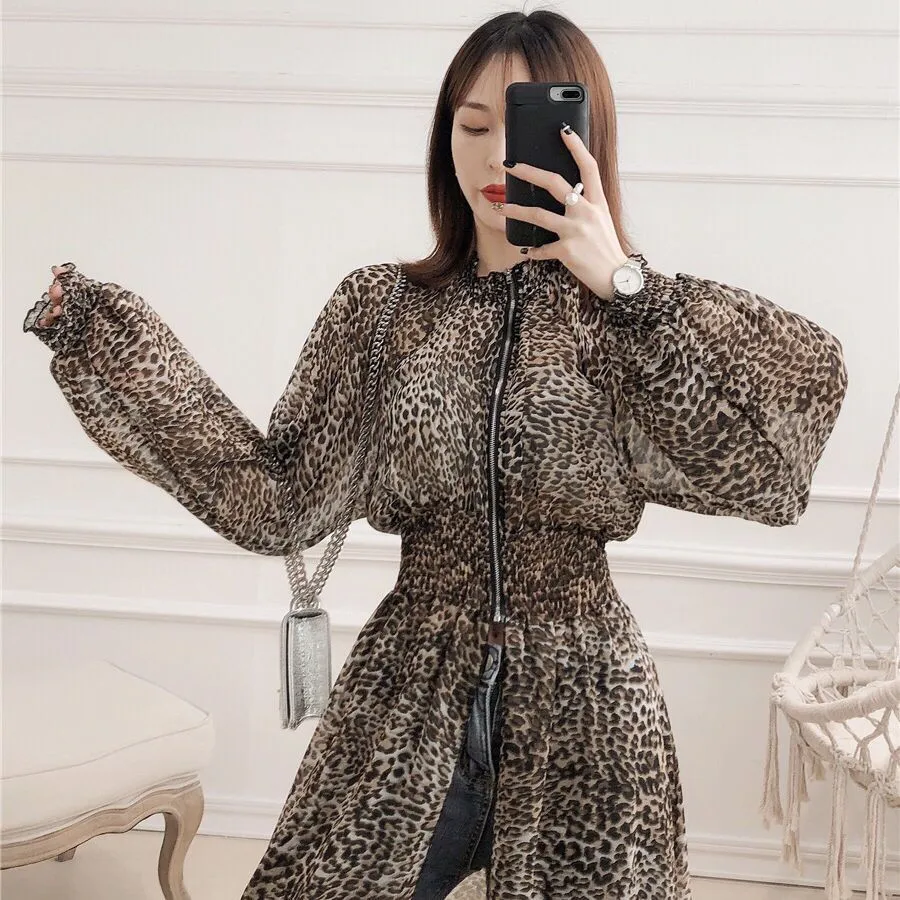 I'll Kiss You Longer Outer Blouse