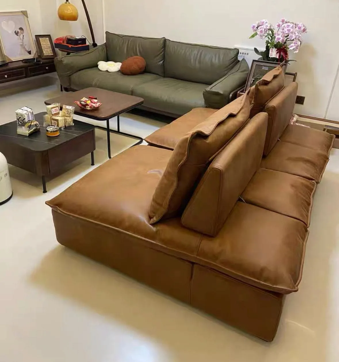 Joan Scratch Resistant Backrest Slider Leather Sofa