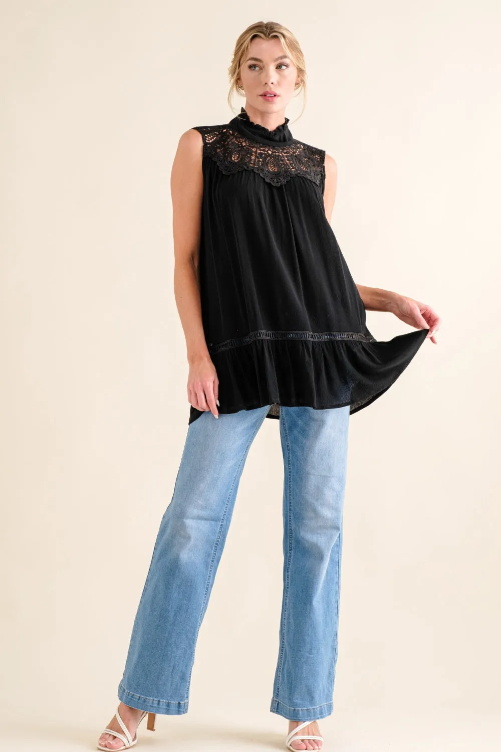 Lace Detail Sleeveless Ruffled Top