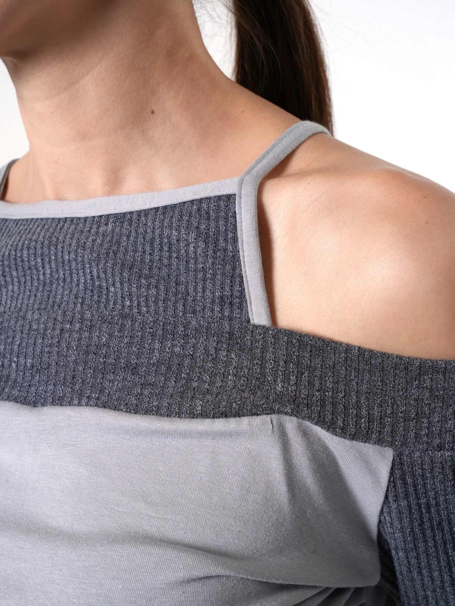 Open Shoulders Long Sleeve Top in Gray