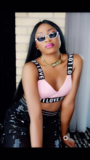 "Love" crop top bra and t-shirt mesh