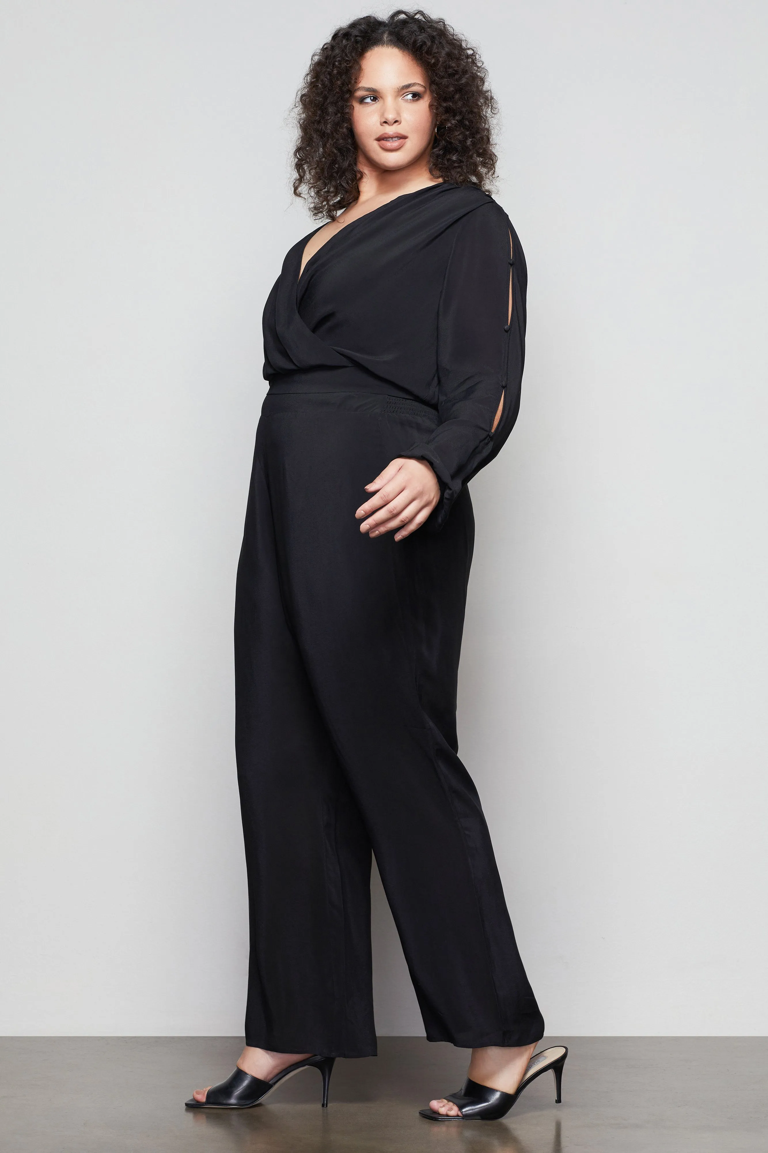 SMOCKED WAIST WRAP TOP | BLACK001