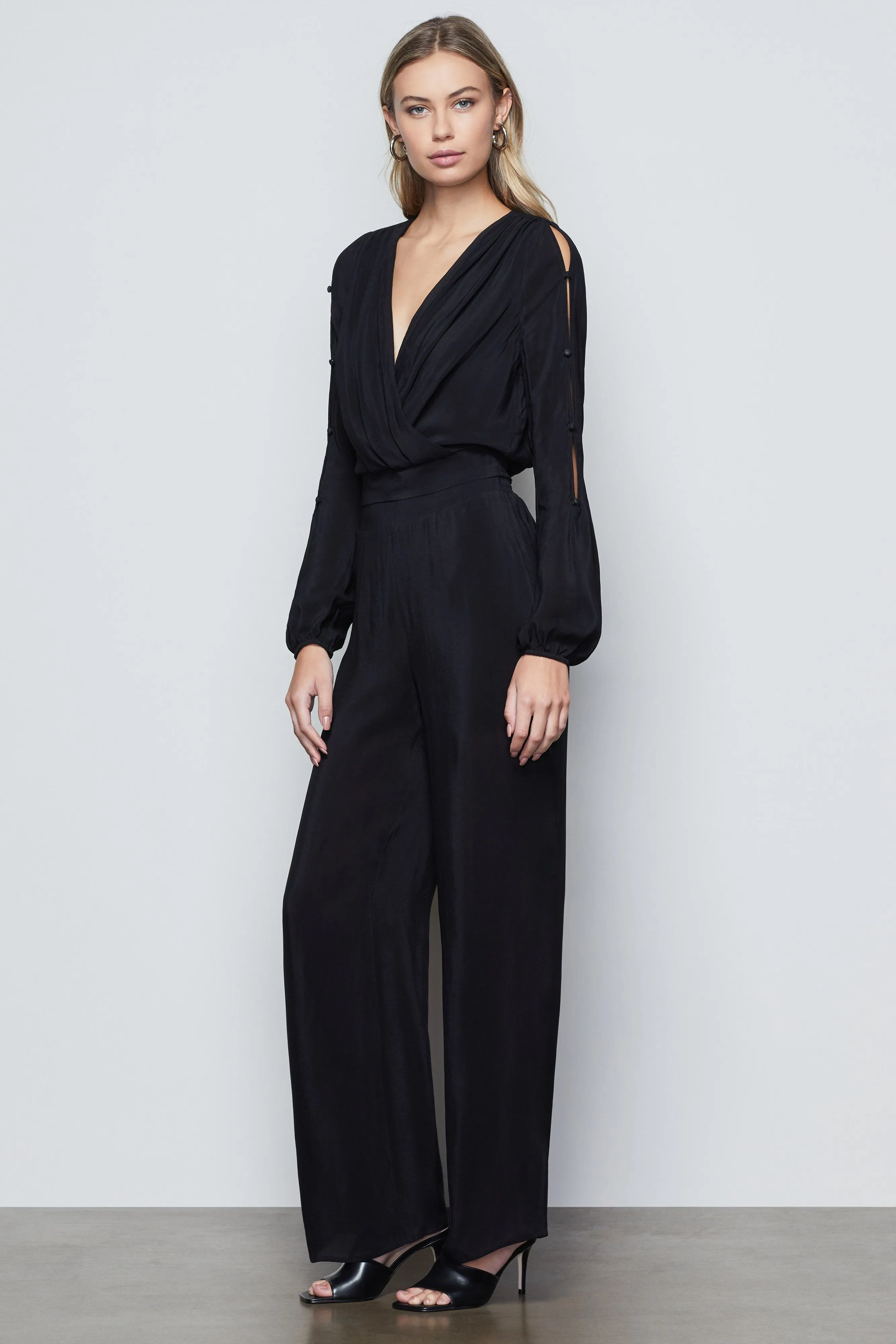 SMOCKED WAIST WRAP TOP | BLACK001