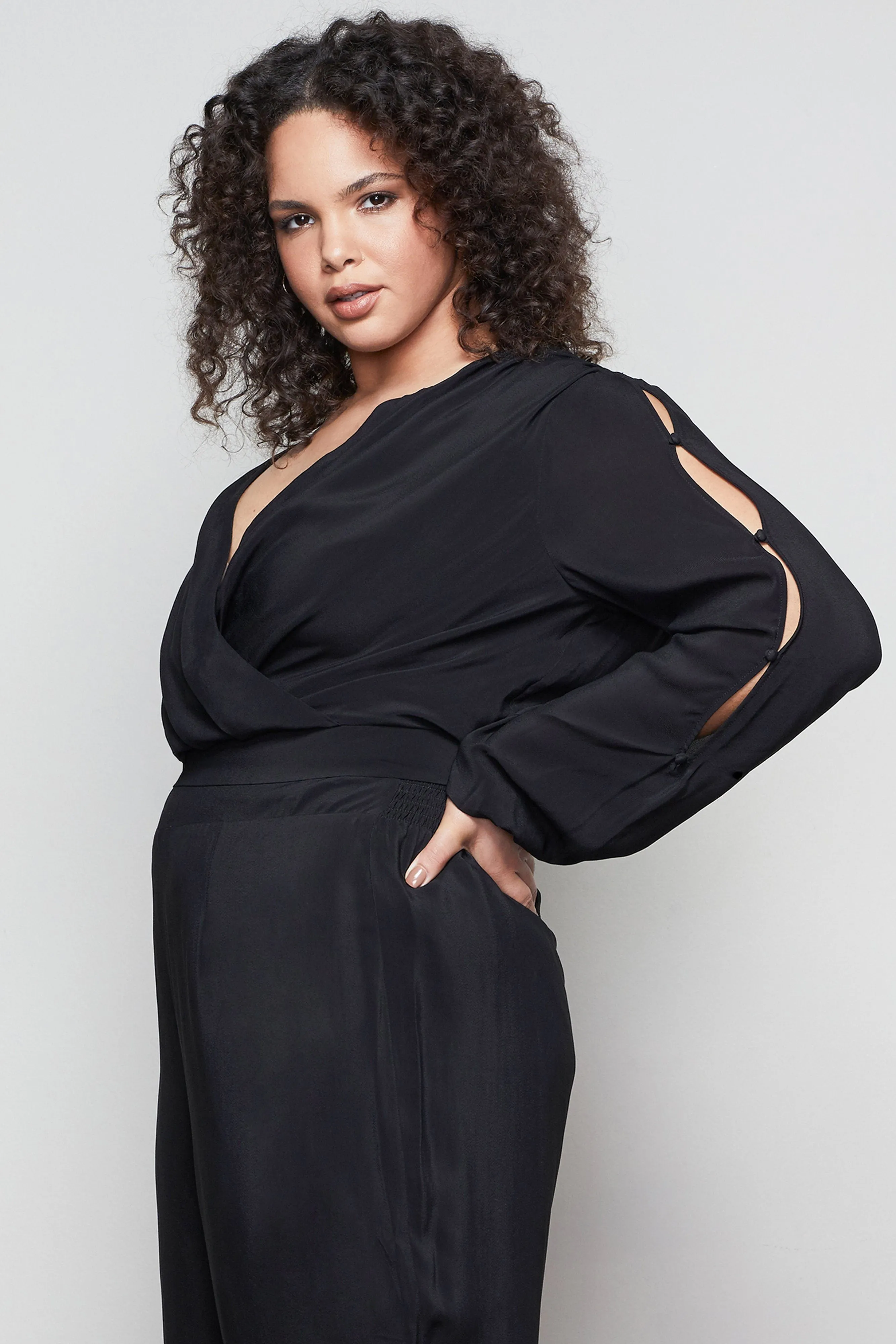SMOCKED WAIST WRAP TOP | BLACK001