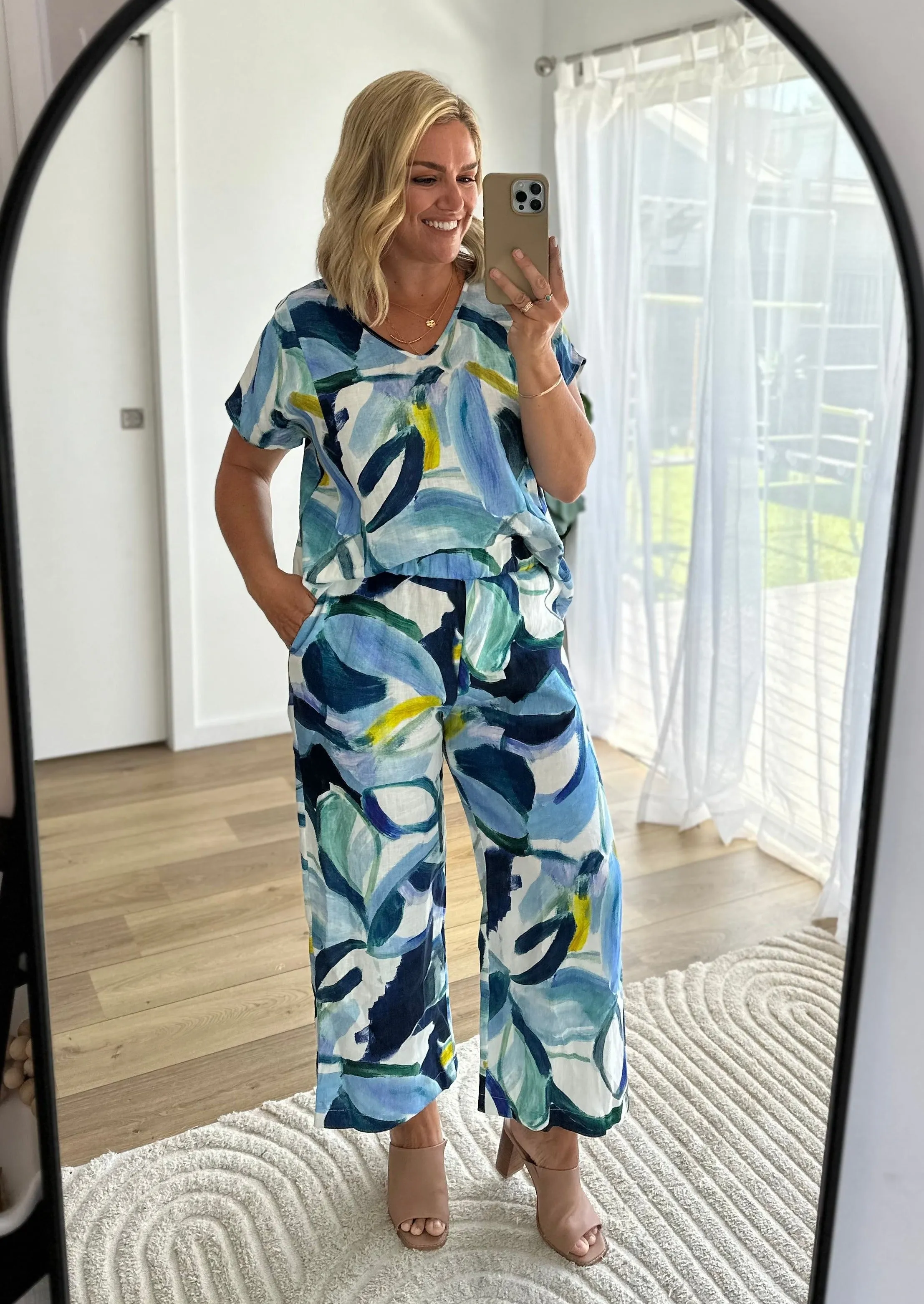 Sophie linen top in Odessa print