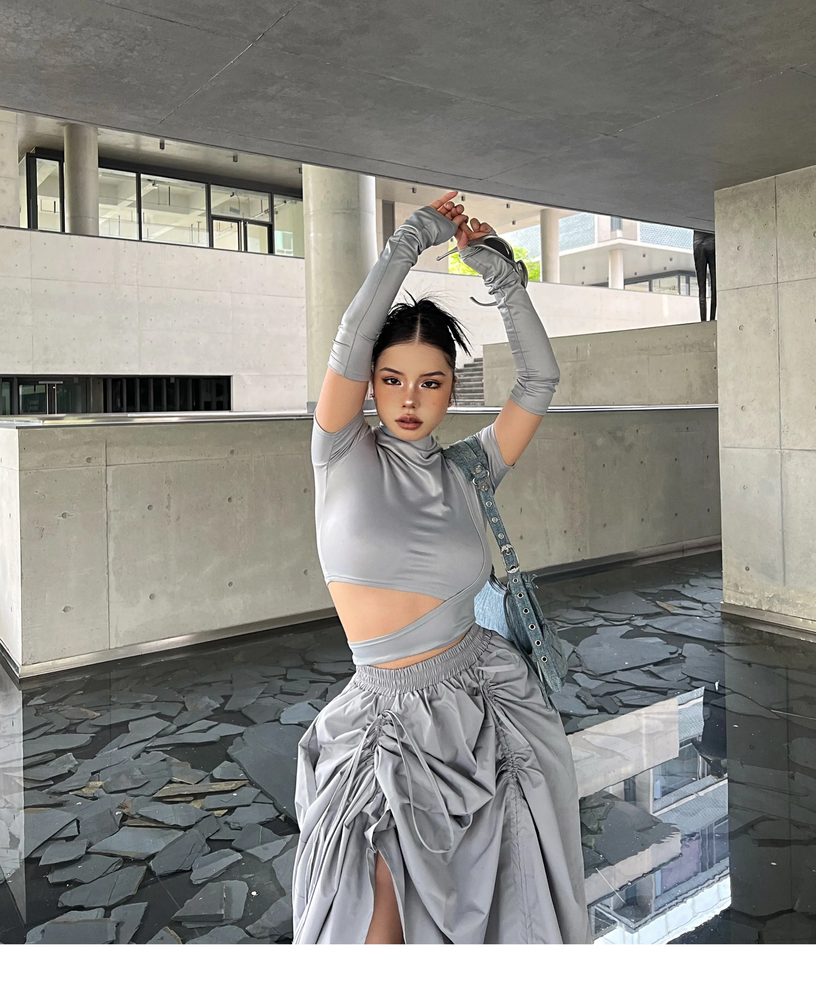 SYNEZ Solid Color Metallic Gloved Cut Out Slim Cropped Top