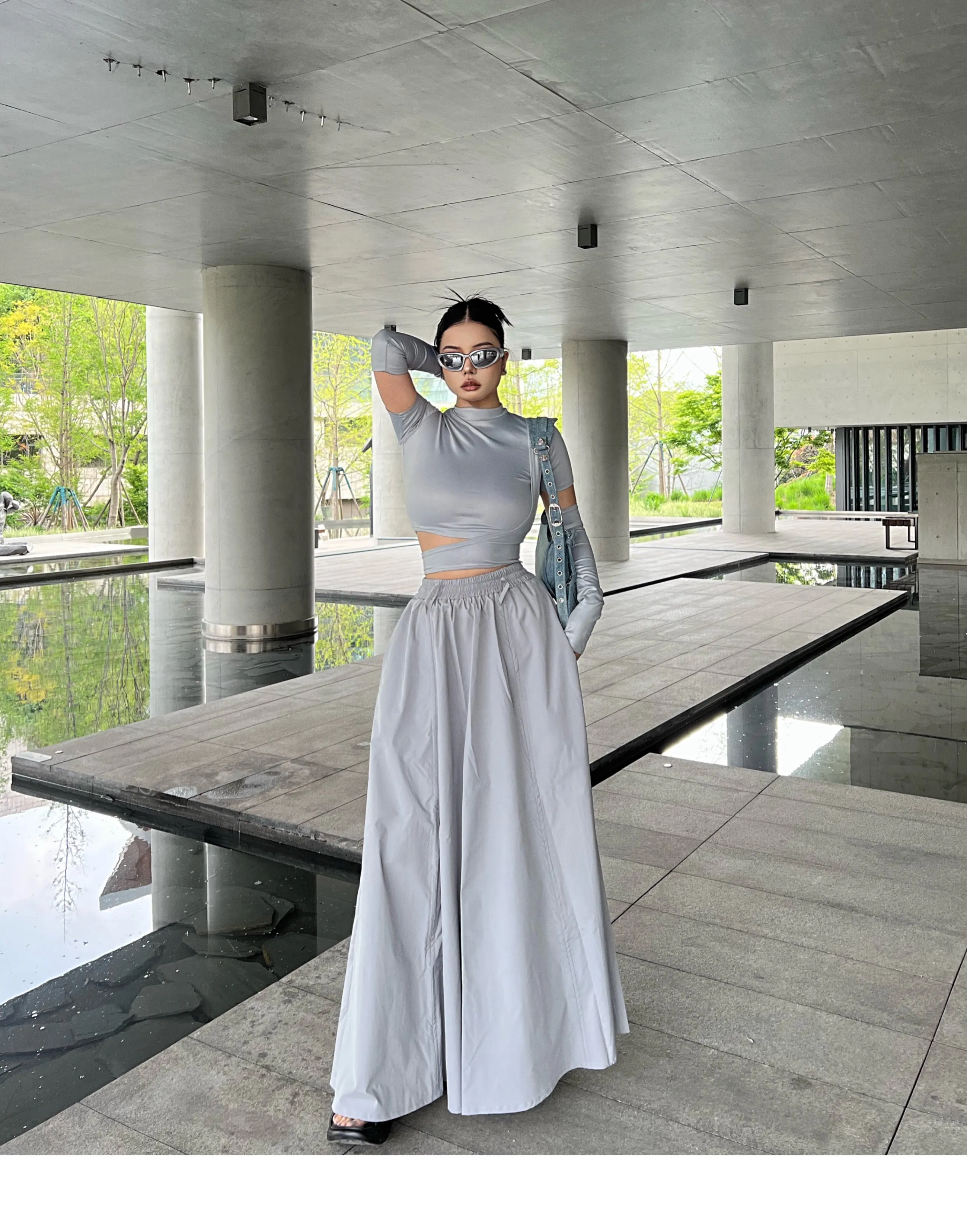 SYNEZ Solid Color Metallic Gloved Cut Out Slim Cropped Top