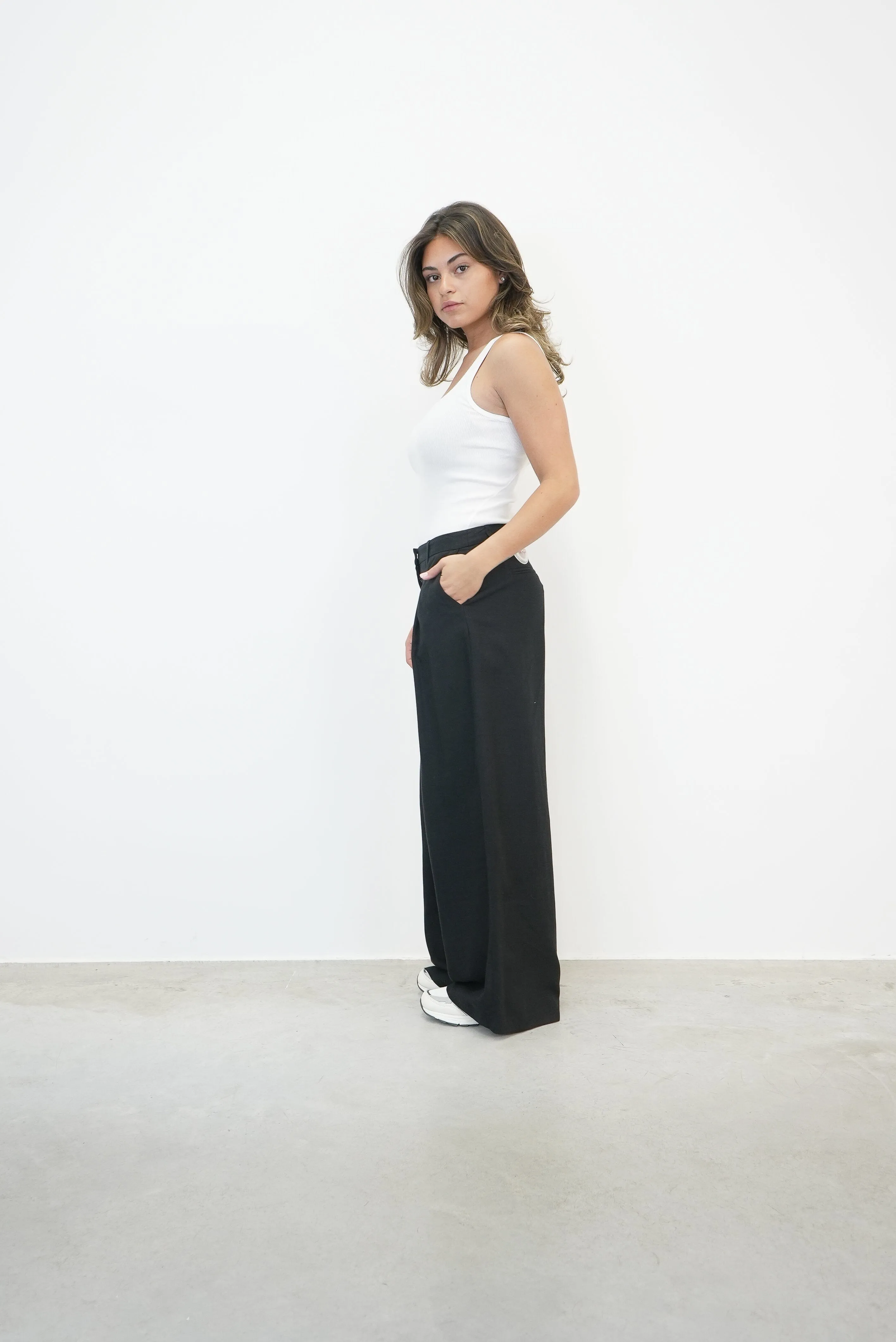 THE ESSENTIAL RIB SCOOP NECK TANK