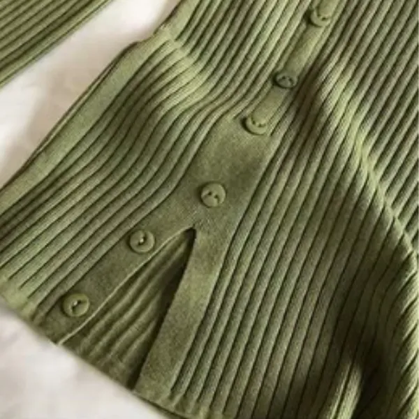 Women's Elegant Knit Turtleneck Jumper with Button and Slit | Ideal for Autumn/Winter